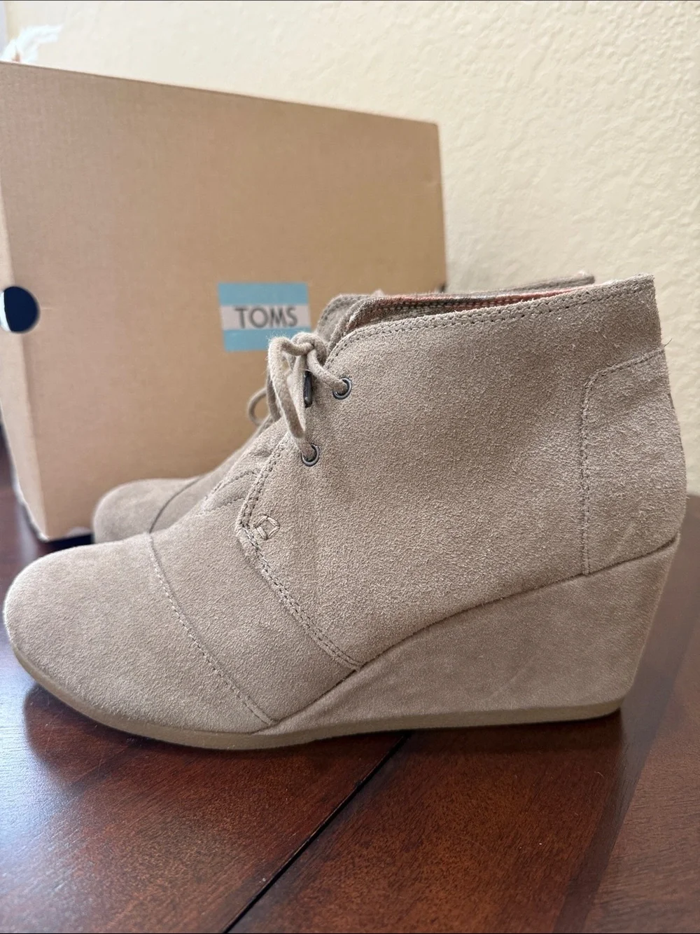 Toms gently worn